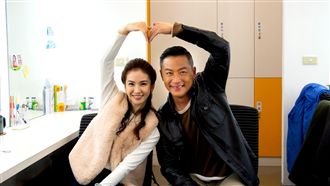 姦情曝光！陳小菁吻營運長遭小姑抓包