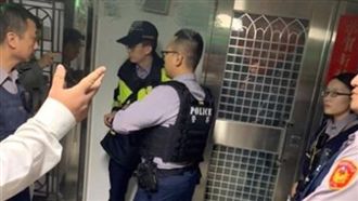 女驚恐發文「家有小偷」　警破門傻眼