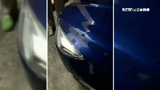 車停家院子　飛來十字弓箭射穿引擎蓋