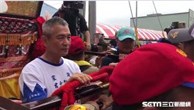 「冷面殺手」謝惠仁迎大甲媽／記者許書維攝