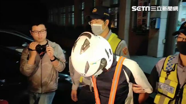 喝醉兒發瘋狂刺　母背後插水果刀身亡