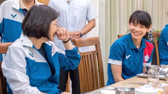 小戴守下后冠！小英：我也會守住台灣