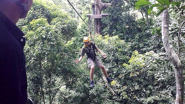 百斤男玩叢林飛索　鋼線…墜谷斃命