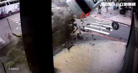 車禍,騰空飛起,建國南路,監視器,失控,警方