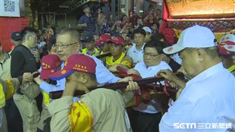 顏清標扛轎護媽祖　史上最快走完這段
