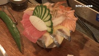 浮誇系丼飯！生魚片、牛肉滿到堆成山