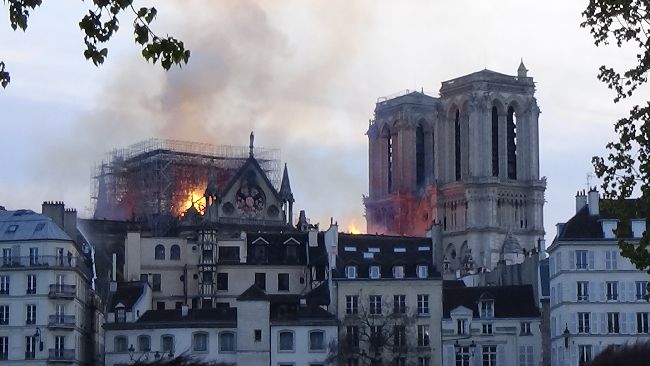 中央社國際十大新聞　聖母院大火居首