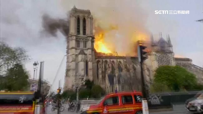 目擊巴黎聖母院大火　李艷秋遺憾沈重