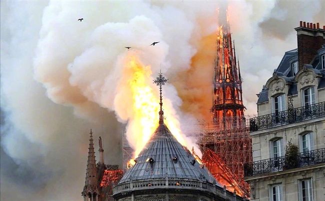 聖母院慘案　中國網友嘲諷掀官媒炮轟