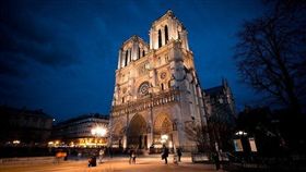 巴黎聖母院。微博