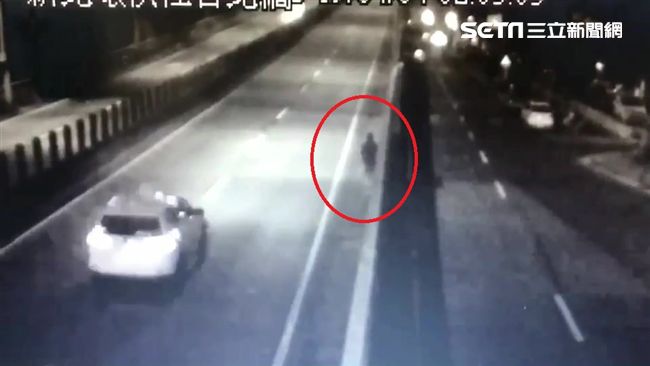 男醉走環快稱：回家快　警護送解圍