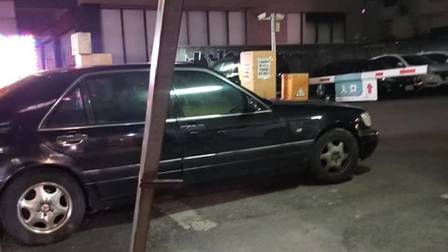 大水牛停車場入口不動　真相讓人傻眼