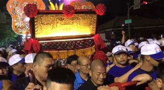 顏清標集合海線2巨頭　齊抬媽祖鑾轎