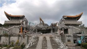 彰化碧雲禪寺法拍　1612萬成交彰化二水碧雲禪寺違建去年拆除，因所有權人魏素丹未繳交拆除費用，碧雲禪寺土地被查封，16日法拍，最後由碧雲禪寺住持釋懷宗以新台幣1612萬元得標。圖為去年碧雲禪寺拆除情形。（資料照片）中央社記者吳哲豪彰化攝　108年4月16日