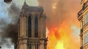火燒法國巴黎聖母院／維基百科