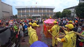 女鄉長救人白沙屯媽遶路找她／翻攝自白沙屯媽祖網路電視台YouTube
