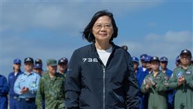 蔡英文總統17日赴澎湖慰勉空軍天駒部隊。（圖／總統府提供）