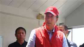 郭台銘赴淡水武聖宮參拜鴻海集團董事長郭台銘（前）17日到淡水行天武聖宮參拜，他說，人都要有信仰，才能慈悲為懷，明志、明心、明慧。中央社記者王飛華攝　108年4月17日