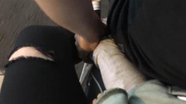 尪輕摸「小三」腿　妻嘆：以前都摸我