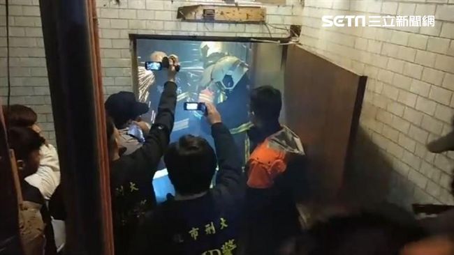 毒趴旅館偷接水電　警破門再逮10人