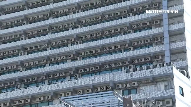 密集恐懼！150台分離冷氣占領陽台