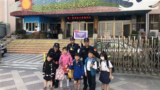 戰警「新裝」登場！執勤帥氣俐落！