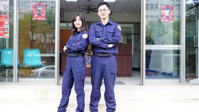 制服舊換新　中市員警穿新制服亮相
