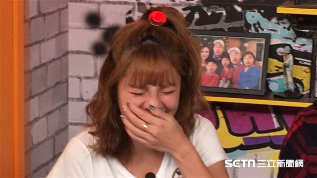 遭閨密偷拍裸照外流！鮪魚現身淚崩