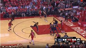 ▲哈登（JAMES HARDEN）墊步換手運球，爵士防守球員盧比歐（RICKY RUBIO）失重心超狼狽。（圖／翻攝自House of Highlights）