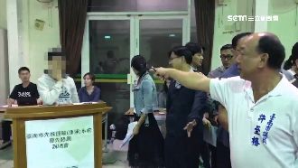 好大官威！捷運公聽會議員拍桌嗆學生