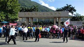 傅崐萁出獄,大批民眾到場迎接（圖／翻攝畫面）