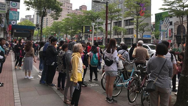 花蓮大地震　民眾驚：現在還在暈