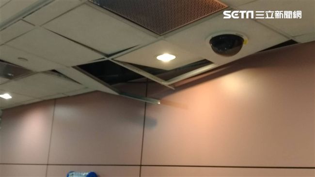 恐怖強震！桃機驚見天窗破、輕鋼架塌