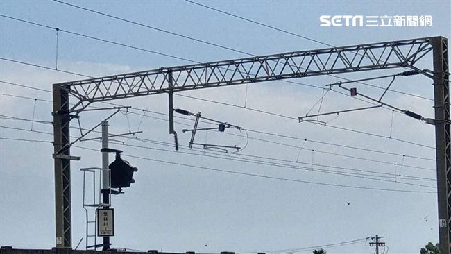 台鐵花蓮北埔電桿歪斜　路線恢復正常