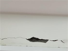 板橋民眾家中地震裂縫（圖／翻攝臉書「我是板橋人」） 