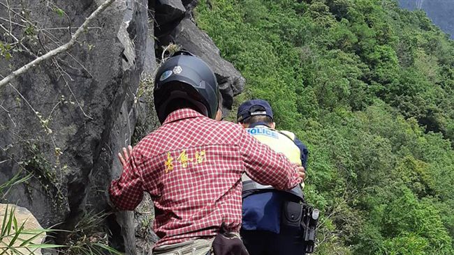 花蓮強震　男遭被落石砸中無生命跡象