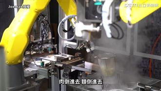 南京復興美食！機器人煮牛肉麵給你吃
