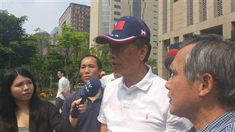 松仁路「假裂縫」　導出郭董管理學