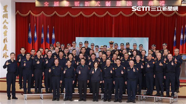 蔡英文總統18日出席「全國新式警便服換裝典禮」。（記者邱榮吉/攝影）