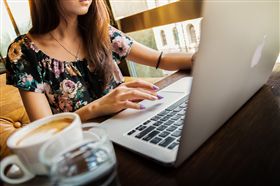 示意圖/工作/職場/上班/平板/筆電/OL。（圖／翻攝自Pixabay）