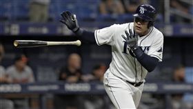 ▲光芒賈西亞（Avisail Garcia）全壘打飛進巨蛋球場屋頂。（圖／美聯社／達志影像）