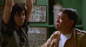 香港「一代奸角」沈威傳出病危昏迷／《義蓋雲天》王祖賢。YouTube