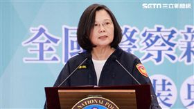 蔡英文總統18日出席「全國新式警便服換裝典禮」。（記者邱榮吉/攝影）