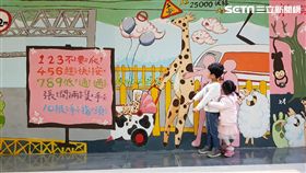 南港車站,台鐵,打卡,鐵道安全,／台鐵局提供