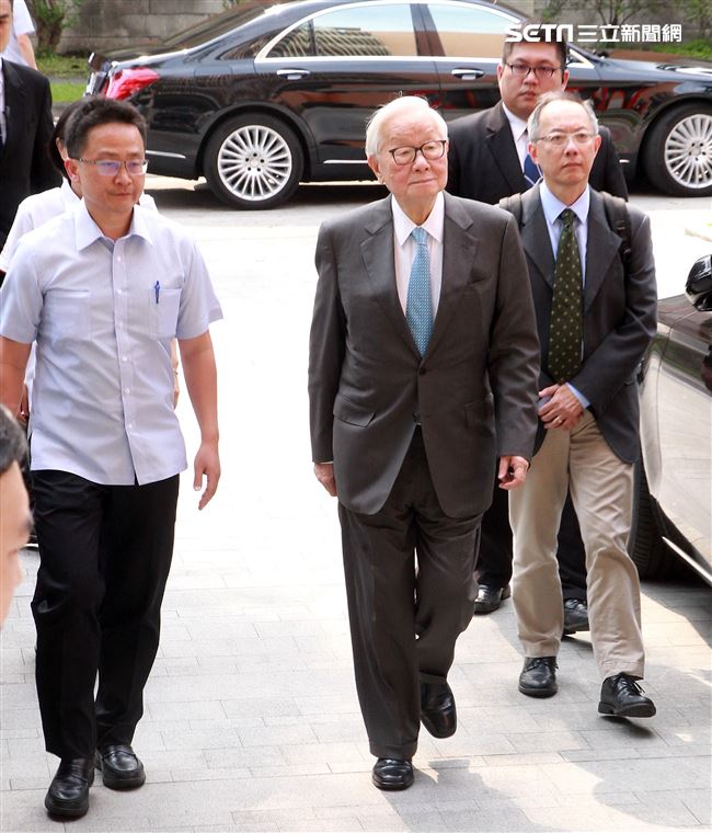 台大EMBA校友基金會前瞻講座，特別邀請張忠謀先生演講「我的經營學習｣。（記者邱榮吉/攝影）