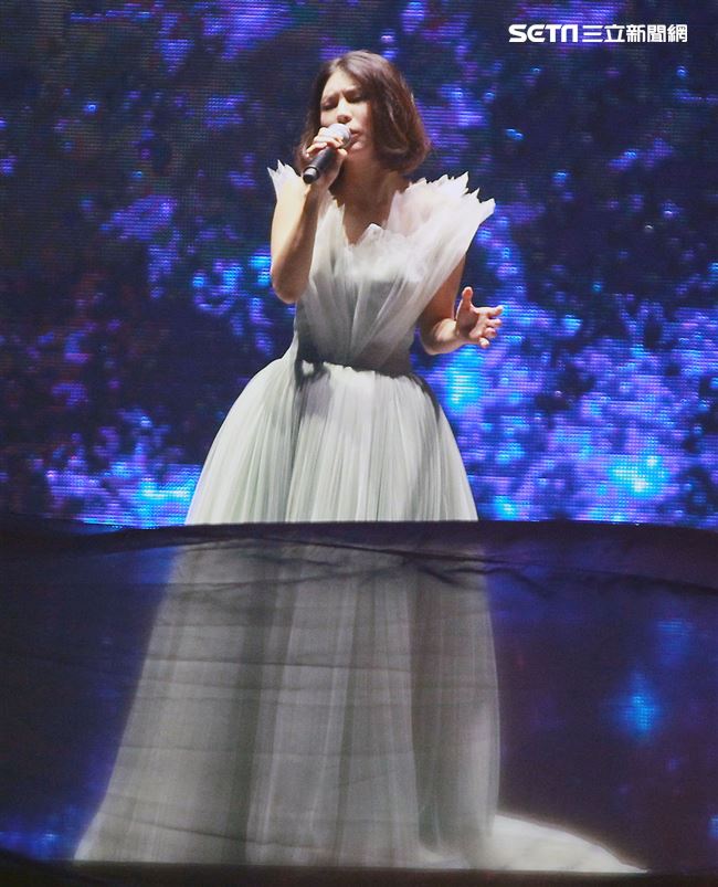 許茹芸「綻放的綻放的綻放」巡迴演唱台北小巨蛋開唱。（記者邱榮吉/攝影）