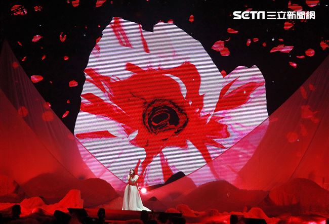 許茹芸「綻放的綻放的綻放」巡迴演唱台北小巨蛋開唱。（記者邱榮吉/攝影）
