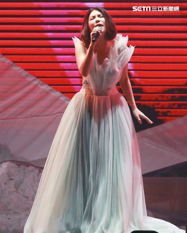 許茹芸「綻放的綻放的綻放」巡迴演唱台北小巨蛋開唱。（記者邱榮吉/攝影）