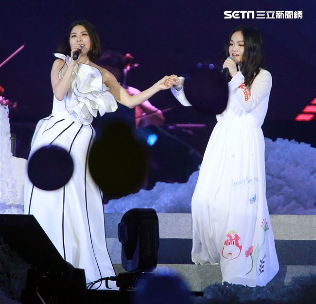 許茹芸「綻放的綻放的綻放」巡迴演唱特別嘉賓徐佳瑩。（記者邱榮吉/攝影）