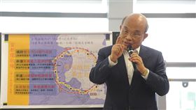 行政院長蘇貞昌21日上午視察捷運環狀線北環段工程規劃情形。（圖／行政院提供）